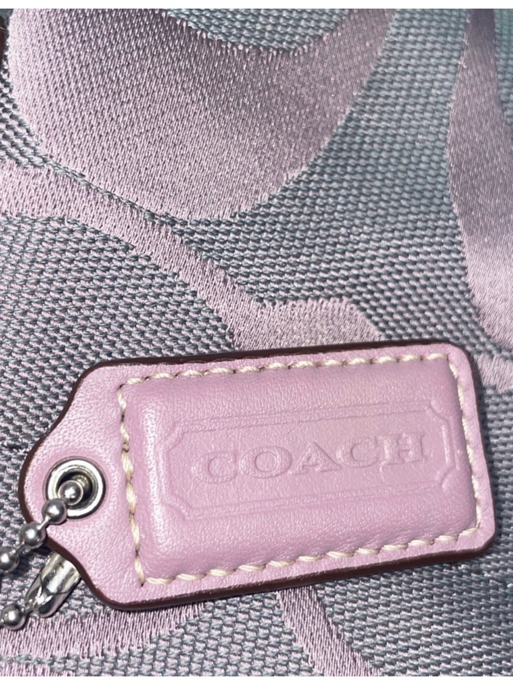COACH shoulder/crossbody in Lavender and Gray Signature Canvas Bag 🌺 - Picture 7 of 13